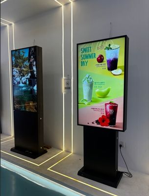 55 ιντσών 3000cd/m2 IP65 Ultra Slim Ελαφρύ Αλουμίνιο Εξωτερική Ψηφιακή Επισήμανση